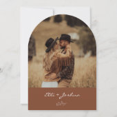 Minimalistisch Arched Terracotta Bohemisch Wedding Einladung (Rückseite)