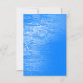 Minimalistisch Beach Azure RSVP Karte (Rückseite)