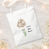 Minimalistisch Beige Balloons Boho Babydusche Geschenktütchen (Ausgeschnitten)