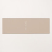 Minimalistisch-Beige-individuelle Name-Monogramm Yogamatte (Rückseite (Horizontal))