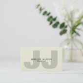 Minimalistisch Beige Monogram Trendy Modern Visitenkarte (Stehend Vorderseite)