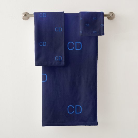 Minimalistisch: Blaue Monogramm-Initialen Badhandtuch Set (Insitu)