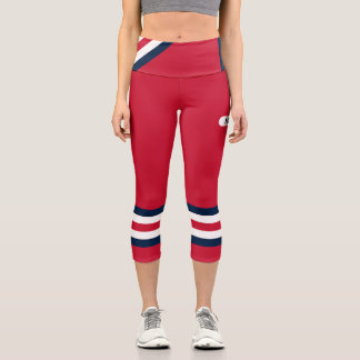 Minimalistisch, Blaue Weiße Retro-Streifen auf Rot Capri Leggings