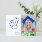 Minimalistisch Blue Script Foto Abschluss Vielen D Einladung (Stehend Vorderseite)