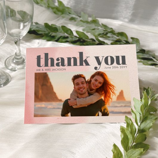 Minimalistisch Blush & Bloom Bold Script Foto Wedd Dankeskarte