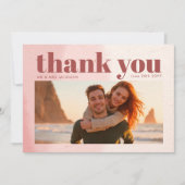 Minimalistisch Blush & Bloom Bold Script Foto Wedd Dankeskarte (Vorderseite)