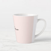 Minimalistisch Blush Monogram Name Typografy Scrip Milchtasse (Rechts)
