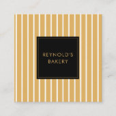 Minimalistisch-Braun- und Weißstreifen-QR-Kodierun Quadratische Visitenkarte (Vorderseite)