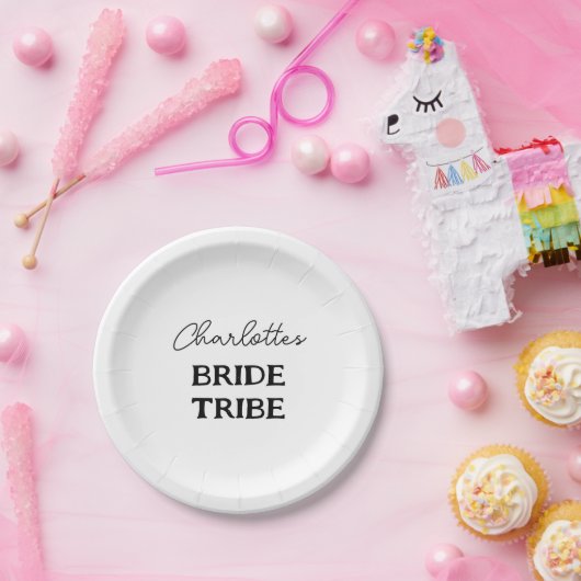 Minimalistisch Bride Tribe Bachelorette Name Pappteller (Party)