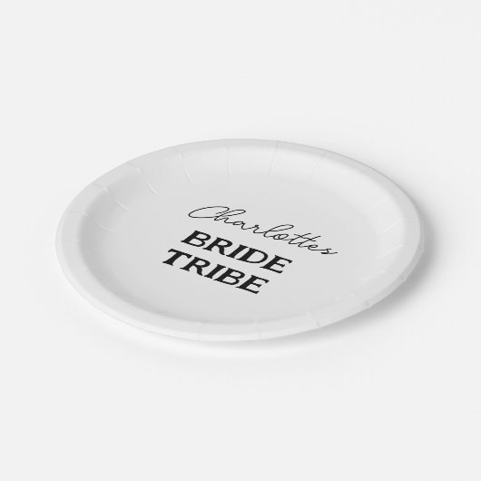 Minimalistisch Bride Tribe Bachelorette Name Pappteller (Schrägansicht)