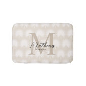 Minimalistisch Chic Beige Anahaw Leaf Script Monog Badematte (Vorderseite)