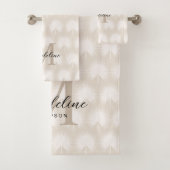 Minimalistisch Chic Beige Anahaw Leaf Script Monog Badhandtuch Set (Insitu)