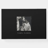 Minimalistisch Chic Wedding Design White Mr. und M Gästebuch (Rückseite)