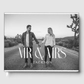 Minimalistisch Chic Wedding Design White Mr. und M Gästebuch (Vorderseite)