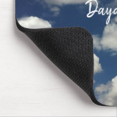 Minimalistisch Cloudy Blue Sky Daydreamin Typograf Mousepad (Ecke)