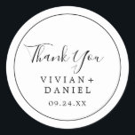 Minimalistisch Dankeschön Gastgeschenk Hochzeit Au Runder Aufkleber<br><div class="desc">Diese minimalistischen Dankeschön-Aufkleber für die Gastgeschenk Hochzeit sind perfekt für einen einfachen Hochzeitsempfang. Das moderne romantische Design besticht durch klassische schwarz-weiße Typografie gepaart mit einer rustikalen und eleganten Kalligraphie mit Vintagem handgeschriebenem Stil. Anpassbar in jeder Farbe. Behalt das Design einfach und elegant, wie es ist, oder personalisiere es durch Hinzufügen...</div>