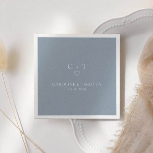 Minimalistisch Dusty Blue Monogram Initial Wedding Serviette