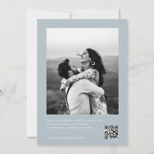 Minimalistisch Dusty Blue We Do QR Code Foto Weddi Einladung (Rückseite)