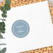 Minimalistisch Dusty Blue Wedding Bride Groom Gevo Runder Aufkleber