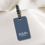 Minimalistisch Elegant Blue White Mr&Mrs Luggage T Gepäckanhänger<br><div class="desc">Einfach anpassbarer Gepäckanhänger mit blauem Hintergrund / Mr&Mrs. Text. Sie können Ihren Namen und Ihre Adresse hinzufügen.</div>