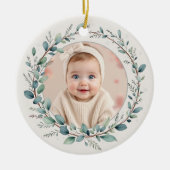 Minimalistisch Eucalyptus Baby First Christmas Fot Keramik Ornament (Vorne)