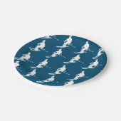 Minimalistisch Geometric Skiers Winter Blue White Pappteller (Schrägansicht)