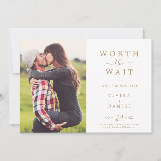 Minimalistisch Gold Worth Warte Covid Wedding Foto Save The Date (Vorderseite)