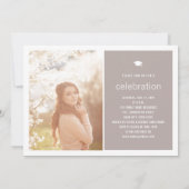 Minimalistisch Graduate Foto Simple Graduation Par Einladung (Rückseite)