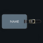 Minimalistisch-graue individuelle Name-Text-Monogr Gepäckanhänger<br><div class="desc">Minimalistischer,  grauer personalisierter individuelle Name Text Monogramm Gepäckanhänger. Vollständig anpassbarer weißer Text,  blau graue schlichte Hintergrundfarbe.</div>