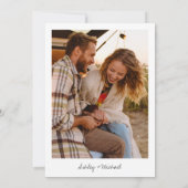 Minimalistisch handgeschriebene 2-Foto-Hochzeit Einladung (Rückseite)