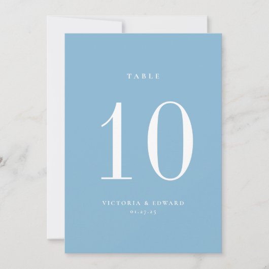 Minimalistisch Light Blue Wedding Tischnummer Card (Vorderseite)