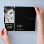 Minimalistisch Luxus Boutique Schwarz/Weiß Broschü Flyer (Hand)