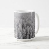 Minimalistisch Misty Winter Forest Coffee Latte Ta Kaffeetasse (VorderseiteRechts)