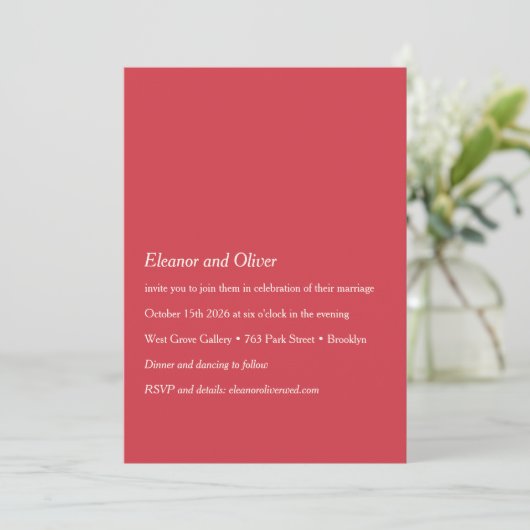 Minimalistisch Modern Bold Red Typografy Boho Wedd Einladung (Stehend Vorderseite)