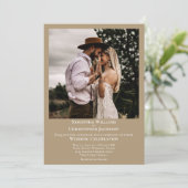 Minimalistisch Modern Sandy Tan Foto Wedding Einladung (Stehend Vorderseite)