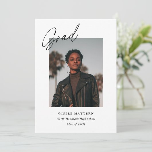 Minimalistisch Moderner Foto Abschluss Ankündigung (Stehend Vorderseite)