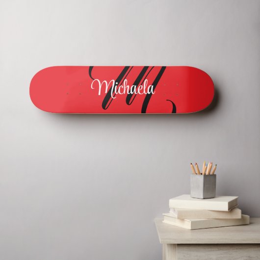 Minimalistisch moderner Monogramm Anfangsname rot Skateboard (Wandkunst (Horz))