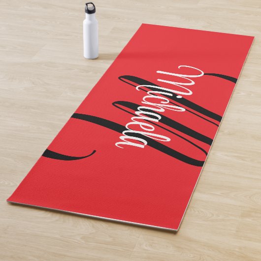 Minimalistisch moderner Monogramm Anfangsname rot Yogamatte (Beispiel)
