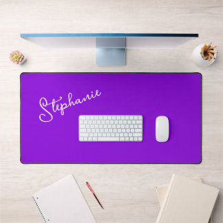 Minimalistisch Modernes Lila Personalisiertes Name Schreibtischunterlage