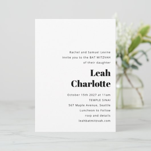 Minimalistisch Modernes Schwarz-weißes einfaches B Einladung (Stehend Vorderseite)