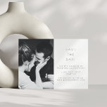 Minimalistisch Modernes Schwarz-weißes Lässiges Fo Save The Date<br><div class="desc">Minimalistisches modernes Schwarz-Weiß-Foto Save the Date</div>