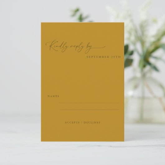 Minimalistisch Ochre Yellow Boho Script Wedding RSVP Karte (Stehend Vorderseite)
