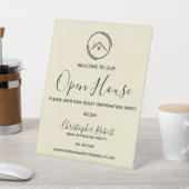 Minimalistisch Off White Real Anwesen Sockelschild (In SItu)