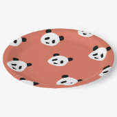 Minimalistisch Panda Pattern - Terracotta Red Pappteller (Schrägansicht)