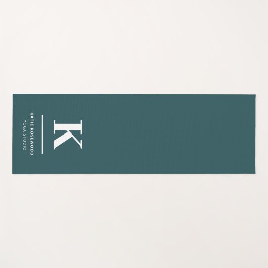 Minimalistisch rauchgrüne moderne große Initialzün Yogamatte (Vorderseite (Horizontal))