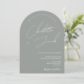 Minimalistisch Sage Green Modern Script arch Weddi Einladung (Stehend Vorderseite)