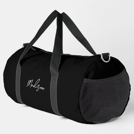 Minimalistisch-Schwarz-Modern-Script-Monogramm Duffle Bag (Rechte Ecke)