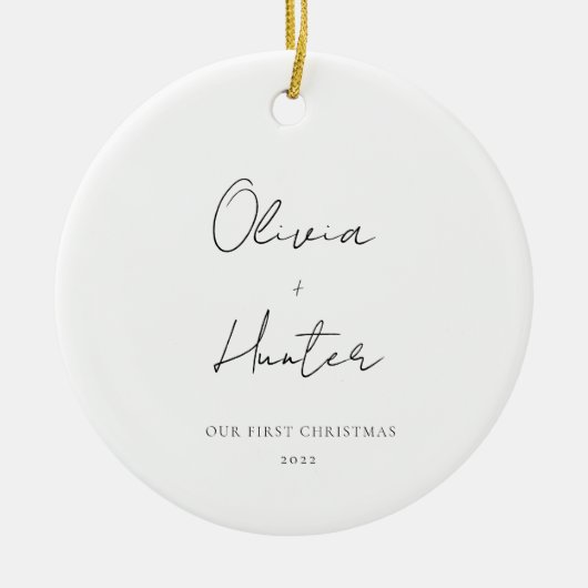 Minimalistisch Schwarz und Weiß Erste Weihnachten Keramik Ornament (Vorne)