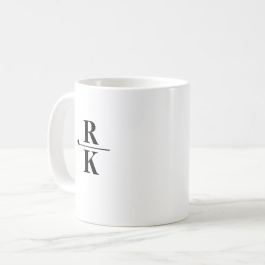 Minimalistisch Schwarz/Weiß-Monogramm mit 2 Buchst Kaffeetasse (Vorderseite Links)