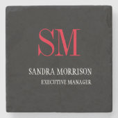 Minimalistisch Schwarz-weiß Red Monogram Steinuntersetzer (Vorderseite)